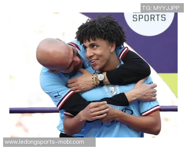 里科刘易斯高度评价B席称其能力无与伦比与他同场竞技令人惊叹